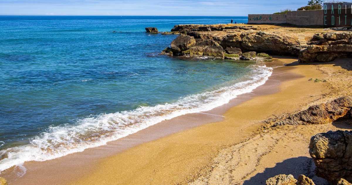 Da Cala Scizzo al Motel Agip: viaggio tra le calette sabbiose e "archeologiche" di Torre a Mare